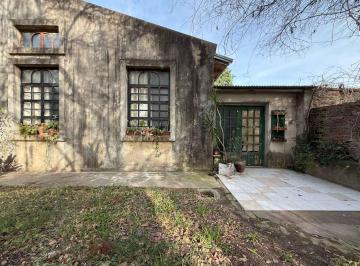 Casa · 130m² · 6 Ambientes · 1 Cochera · Remax Vende Casa de 3 Dorm. en Santo Tome.