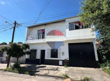 Casa · 268m² · 10 Ambientes · 1 Cochera · Venta Casa 268 m² - 10 Amb – El Carmen