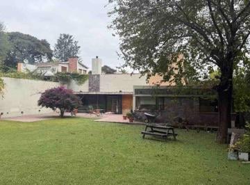 Casa · 315m² · 4 Ambientes · Venta Casa B° Los Perales 2 Dorm.