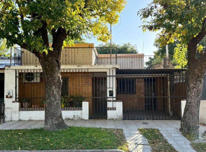 Casa · 101m² · 2 Ambientes · 1 Cochera