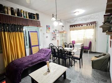 Casa · 200m² · 3 Ambientes · 3 Cocheras · Venta Casa 3 Ambientes en Villa Luzuriaga