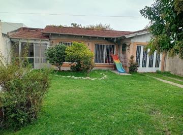 Casa · 80m² · 3 Ambientes · 1 Cochera · Venta de Casa 3 Ambientes Bandfield
