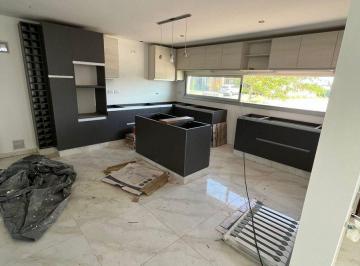 Casa · 160m² · 4 Ambientes · 2 Cocheras · Casa 3 Dorm. 3 Baños B° Alba de Tanqay