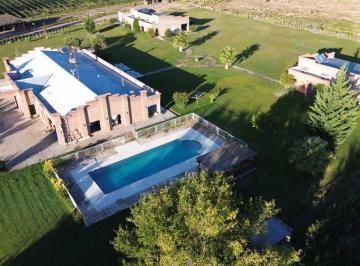 Casa · 1100m² · 4 Ambientes · 2 Cocheras · Venta Casa, Finca y Lodge Turistico en San Rafael