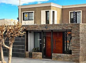 Casa · 193m² · 5 Ambientes · 2 Cocheras · Venta Casa Dos Plantas Apto Credito Maipu Mendoza