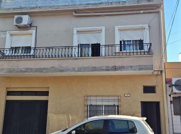 PH · 82m² · 3 Ambientes · PH 3 Amb. Amplios Tot: 198 m² m Bueno a 1 Km de Caba