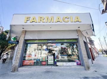 Local comercial · 125m² · 1 Cochera · Venta Local con Vivienda Barrio Aguero Moron