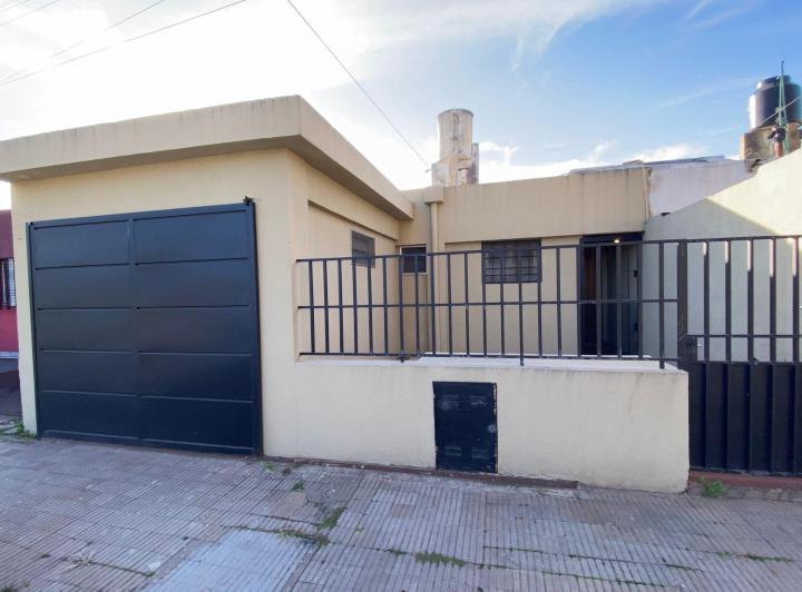 Casa · 93m² · 3 Ambientes · 1 Cochera