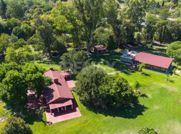 Quinta vacacional · 425m² · 5 Dormitorios · Exclusiva Casa Quinta en 3.59ha en La Plata!