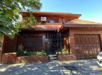 Casa · 160m² · 6 Ambientes · 2 Cocheras · Venta Casa Gerli Garage Quincho y Pileta, permuta