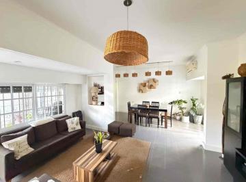 Casa · 114m² · 5 Ambientes · 2 Cocheras · Venta Casa 5 Amb en Una Planta y Jardin en Bernal