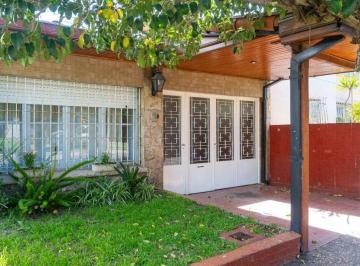Casa · 88m² · 3 Ambientes · 1 Cochera · Casa 3 Ambientes en Venta en Ezpeleta Apto Credito