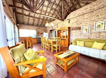 Quinta vacacional · 85m² · 2 Dormitorios · Casa Venta Brandsen Quinta Amplio Lote y Pileta