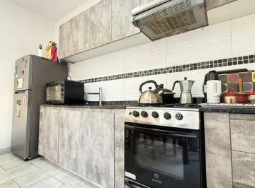 Casa · 169m² · 3 Ambientes · 1 Cochera · Venta de Casa 3 Amb con Cochera - Valentin Alsina