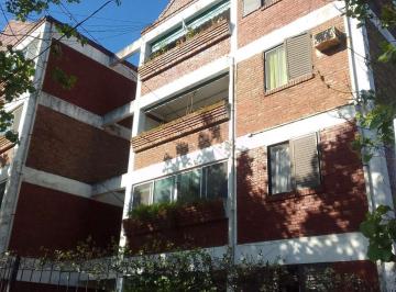Departamento · 55m² · 3 Ambientes · 3 Amb con Balcón y Jardín por Escalera. Oportunida