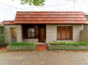 Casa · 153m² · 5 Ambientes · Casa en Venta en San Lorenzo Apta Crédito