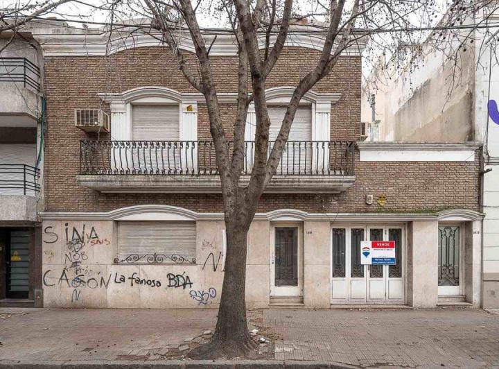 Casa · 304m² · 8 Ambientes · 1 Cochera