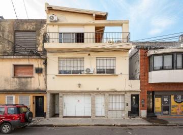 Edificio · 196m² · 1 Cochera · Venta Edificio con 3 Departamentos y Cochera