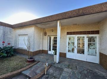 Casa · 190m² · 6 Ambientes · 1 Cochera · Venta Casa 2 Dorm. + Dpto 1 Dormitorio 6 Amb