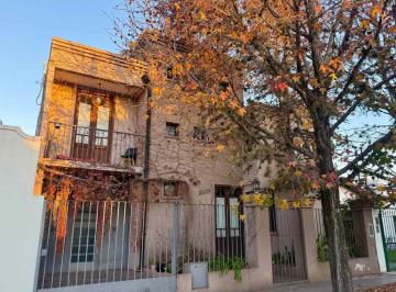 Casa · 165m² · 4 Ambientes · 1 Cochera · Casa Venta 4amb Ituzaingo Pileta
