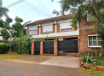 Casa · 160m² · 4 Ambientes · 3 Cocheras · Venta Casa 4 Amb + Escrit Pileta Udaondo Ituzaingo