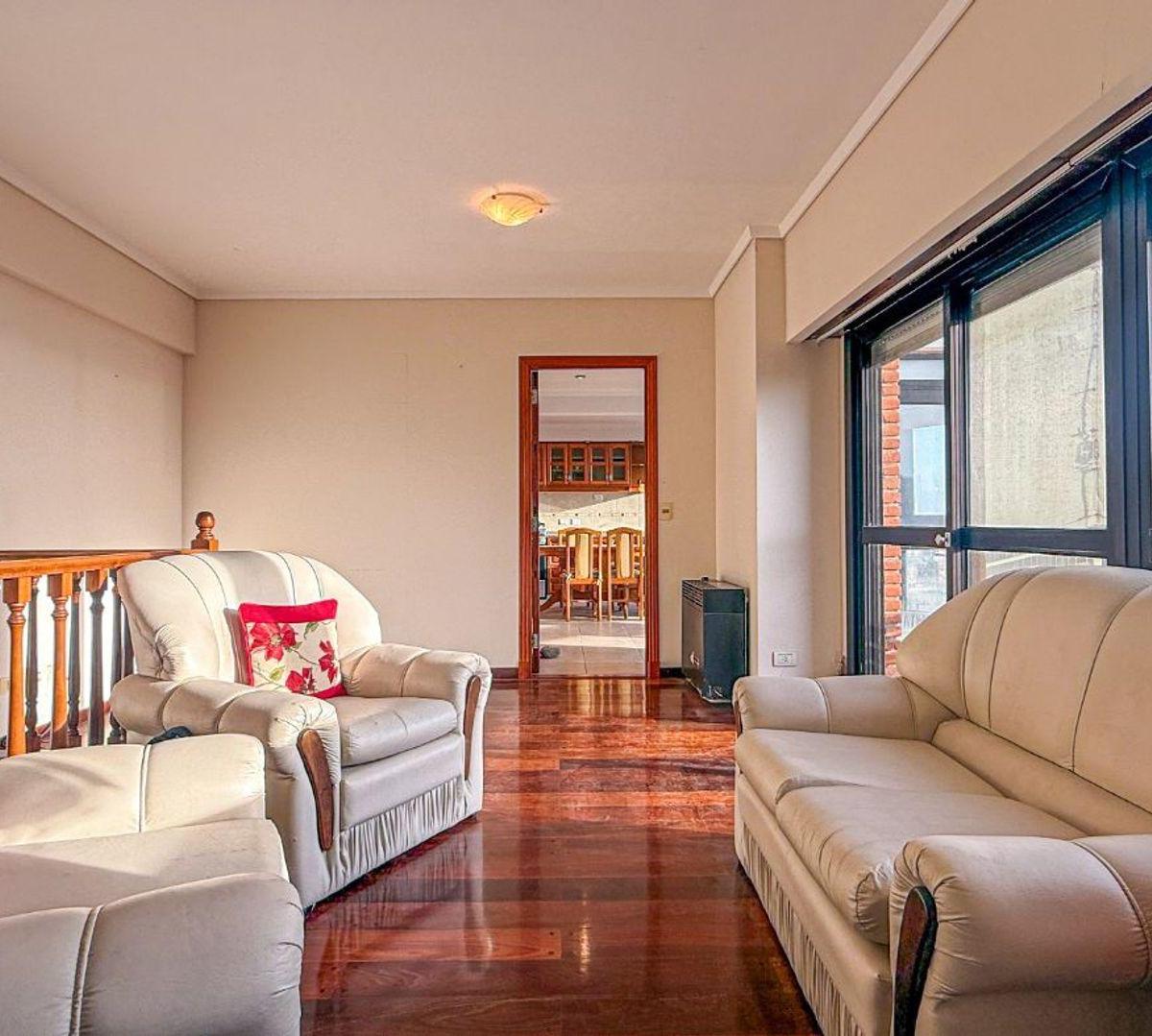 Tríplex en venta en Edificio La Loma – vista panorámica al mar – Stella Maris con doble cochera