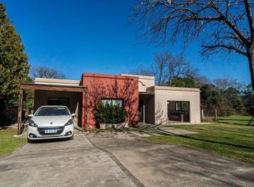 Casa · 124m² · 4 Ambientes · 1 Cochera · Casa en Venta en Barrio Los Pilares Apta Credito