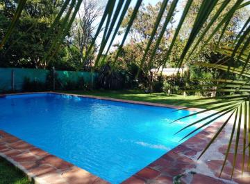 Casa · 57m² · 5 Ambientes · 1 Cochera · Venta Casa 2 Dorm, Jardín/pileta Quincho Pilar
