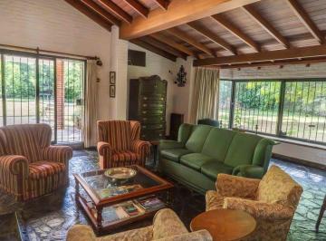Casa · 253m² · 5 Ambientes · 2 Cocheras · Venta Casa Excelente Ubicación 3/4 Dorm Gran Lote