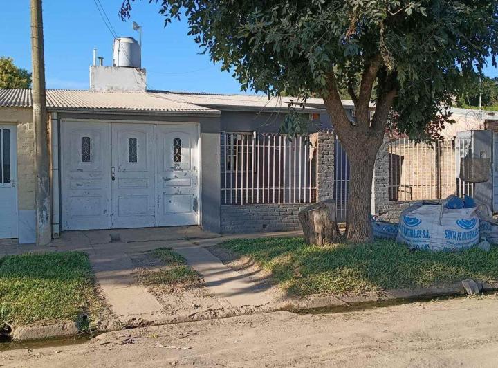 Casa · 74m² · 4 Ambientes · 1 Cochera