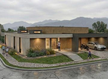 Casa · 150m² · 5 Ambientes · 2 Cocheras · Casa en Venta - Barrio Privado La Quebrada - Luján