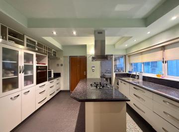 Departamento · 219m² · 6 Ambientes · 1 Cochera · Depto Duplex 6 Amb C/ Balcones, 3 Cocheras - Baulera