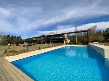 Casa · 200m² · 4 Ambientes · 2 Cocheras · Casa en Venta 3 Dorm. Roldan Lote 1500 m
