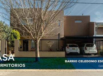 Casa · 200m² · 5 Ambientes · 1 Cochera · Casa en Venta 3 Dorm Barrio Mirador del Puente