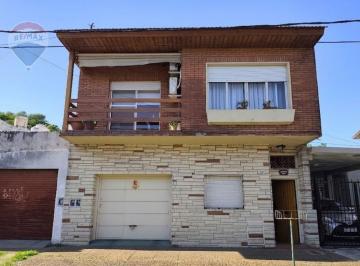 Casa · 139m² · 6 Ambientes · 1 Cochera · Venta Casa 6 Ambientes en J. L. Suarez Garage