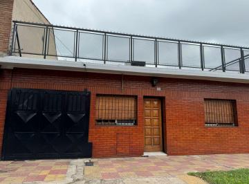 Casa · 120m² · 4 Ambientes · 1 Cochera · Venta Casa en Loma Hermosa