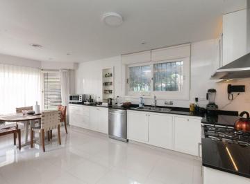 Casa · 600m² · 13 Ambientes · Casa en Las Lomas de San Isidro, Excelente Estado