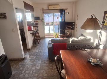 Departamento · 49m² · 3 Ambientes · Venta Depto. 3 Amb con Balcon en Pompeya