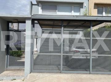 Casa · 172m² · 4 Ambientes · 2 Cocheras · Duplex en Venta Santa Genoveva Apto Credito