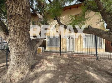 Casa · 337m² · 12 Ambientes · 1 Cochera · Venta Complejo de 5 Departamentos en Las Grutas