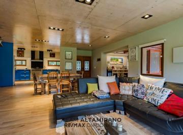 Casa · 306m² · 5 Ambientes · 1 Cochera · Casa en Venta en Campos de Roca
