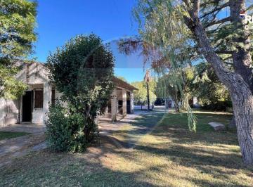 Quinta vacacional · 60m² · 2 Dormitorios · 1 Cochera · Casa en Venta en Chascomús