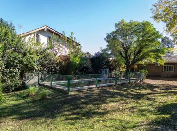 Casa · 70m² · 3 Ambientes · 1 Cochera · Casa Quinta en Venta en El Pato