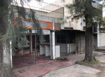 Casa · 242m² · 6 Ambientes · 1 Cochera · Casa en Venta Florencio Varela