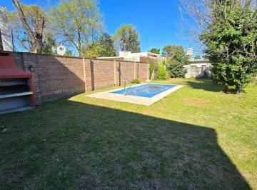 Casa · 174m² · 4 Ambientes · 5 Cocheras · Venta Casa 4 Amb con Cochera, Jardin y Pileta