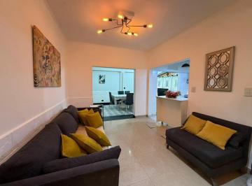 PH · 140m² · 5 Ambientes · Venta PH Tipo Casa 5 Ambientes, Sarandi