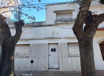 Casa · 130m² · 4 Ambientes · Casa en Venta 4 Ambientes Quilmes a Reciclar