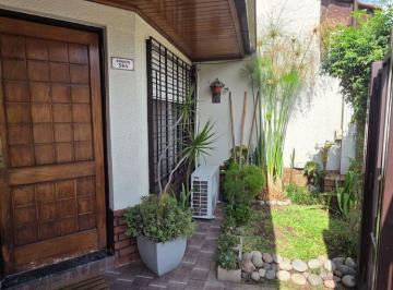 Casa · 60m² · 3 Ambientes · 1 Cochera · Venta Casa 3 Ambientes con Cochera en Bernal