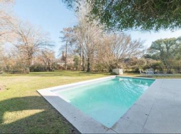 Casa · 370m² · 6 Ambientes · 2 Cocheras · Venta Casa Cinco Dorm. Parque 1200 m² Pileta