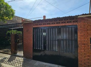 Casa · 100m² · 4 Ambientes · Venta de Casa 3 Dorm. Cochera Parque Field